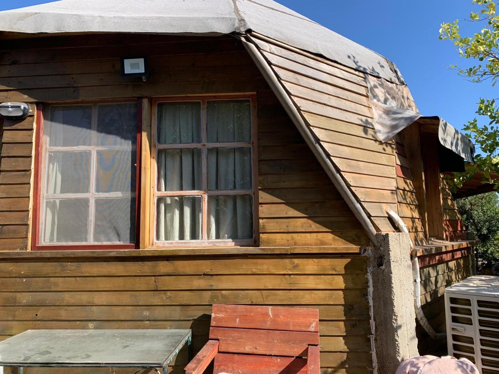 בקתת עץ בחורש במנות - דום גיאודזי - Wooden Cabin In Manot Exterior foto